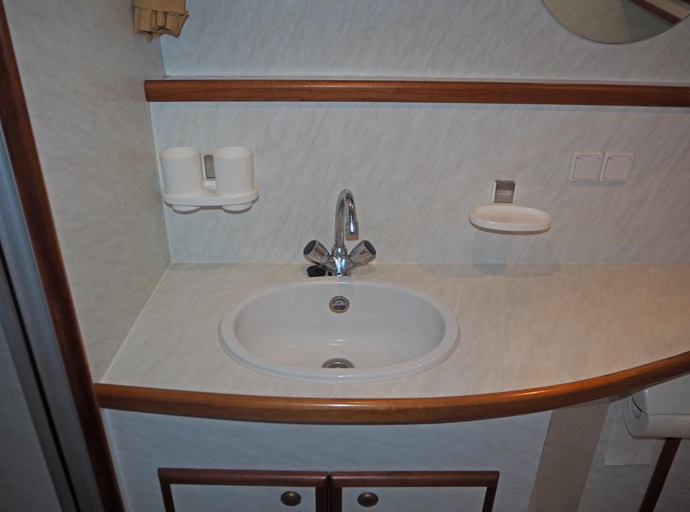 Aft cabin, Accommodation